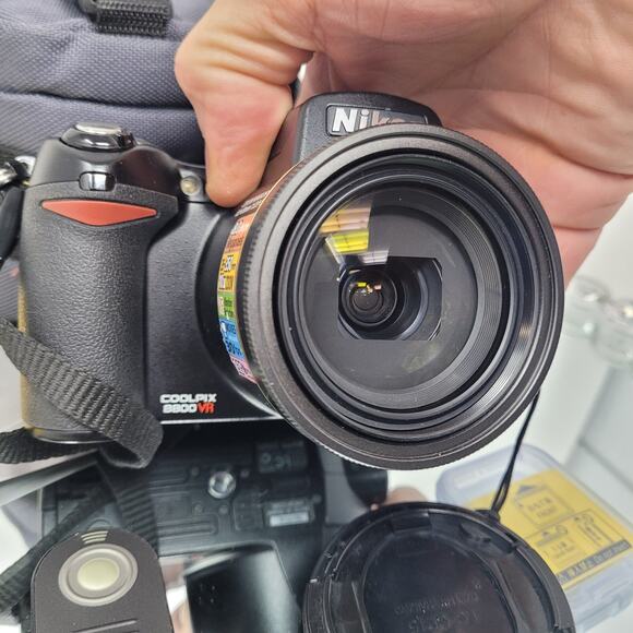 NIKON Coolpix E8800 VR 10x 8MP Camera Bundle Case, Card, Remote, 2 Batt's, More! - Picture 3 of 9